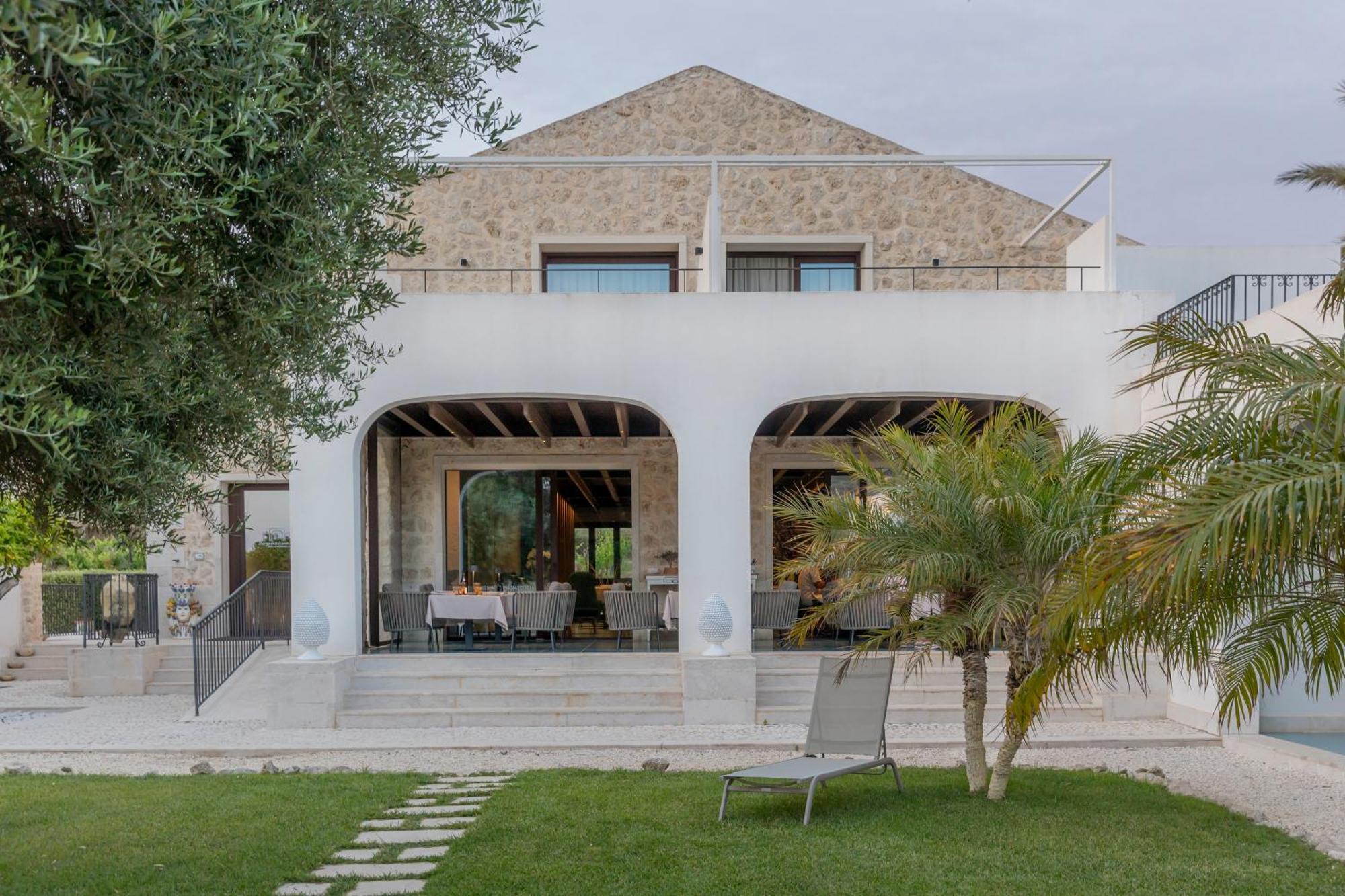 Borgo Giallonardo Wine Relais レアルモンテ エクステリア 写真