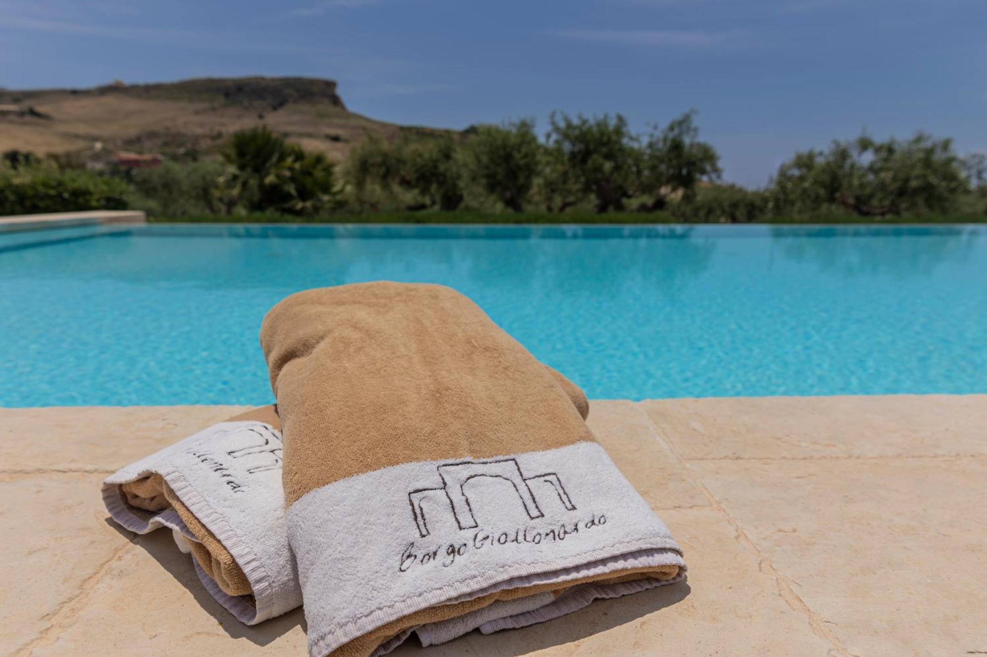 Borgo Giallonardo Wine Relais レアルモンテ エクステリア 写真